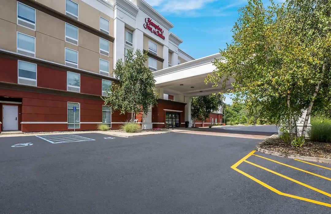 Hampton Inn & Suites Poughkeepsie-1