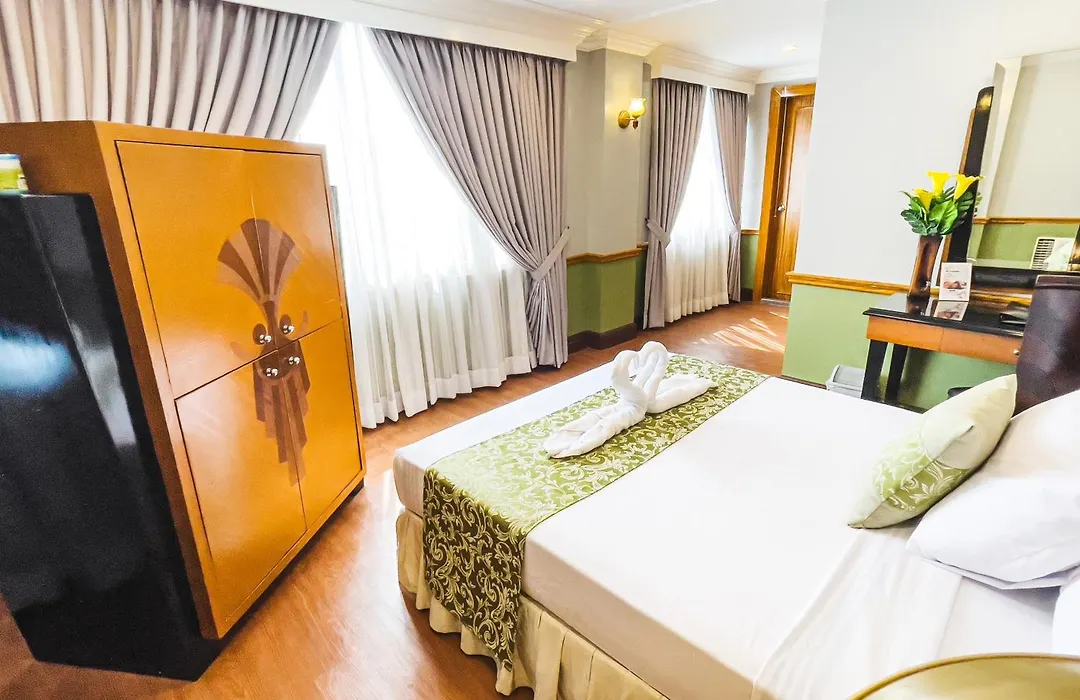Miramar Hotel-1