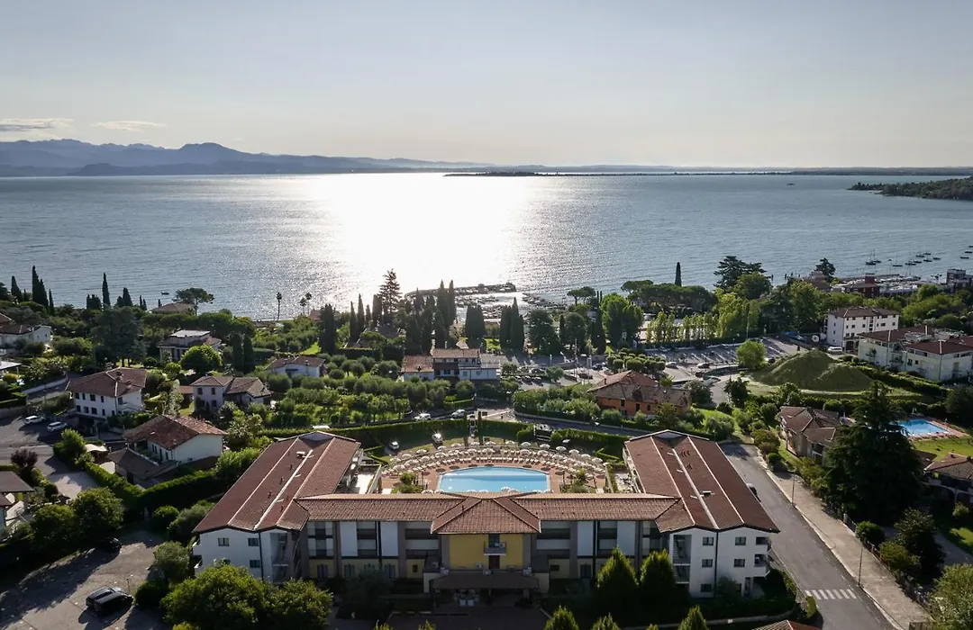 Le Terrazze Sul Lago Hotel & Residence-1
