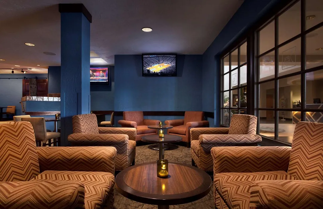 Embassy Suites By Hilton Phoenix Tempe-1