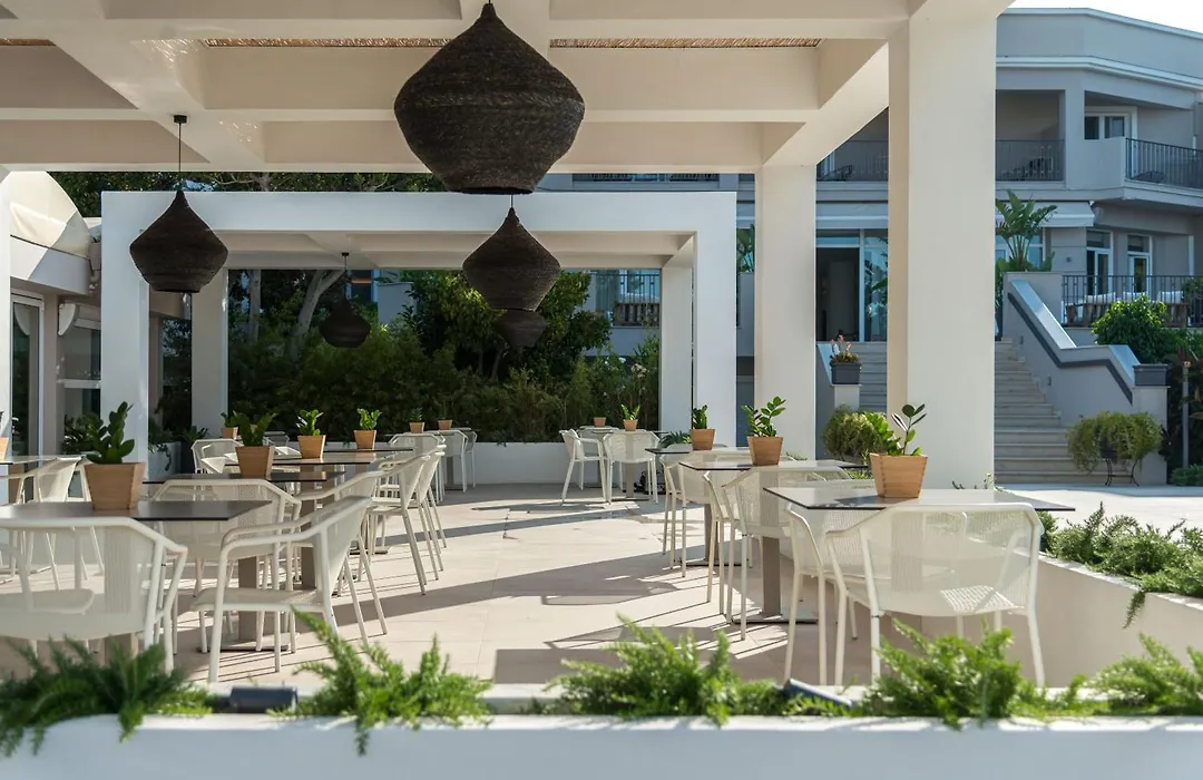 Bitzaro Grande Hotel&Suites-1