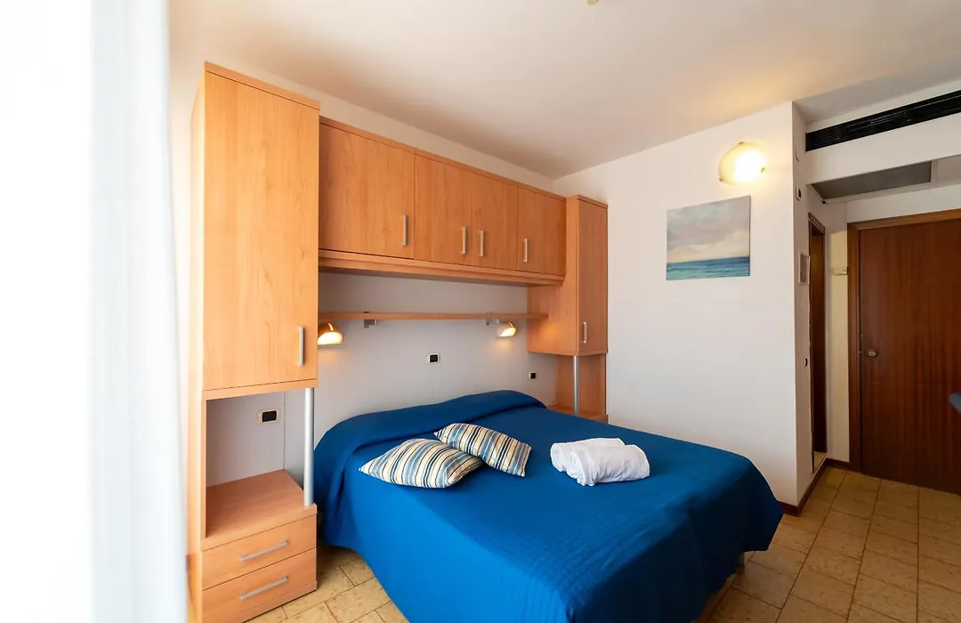 Hotel Beach-1