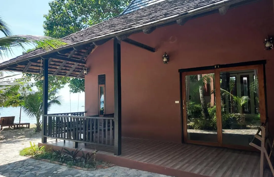 Koh Tao Beach Club-1