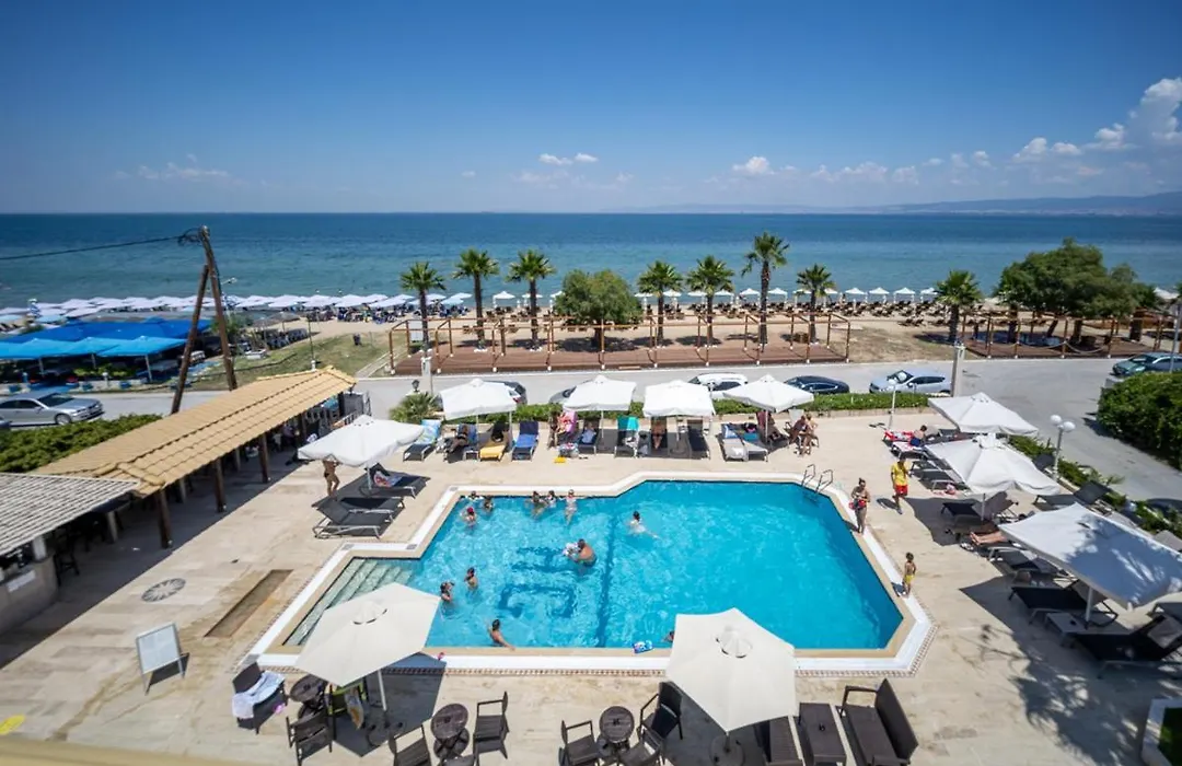 Santa Beach Hotel-1