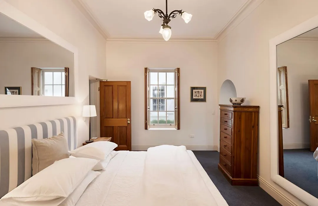 Oscars Waterfront Boutique Hotel-1