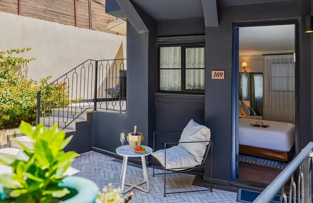 Villa Rocca By The Beach-1