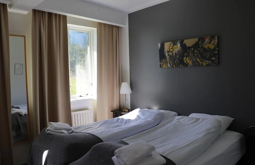 Hotel Varmahlid-1