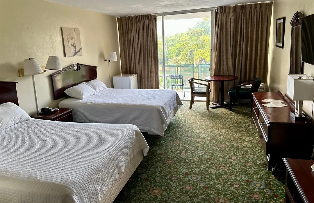 Hotel Chateaubleau-1