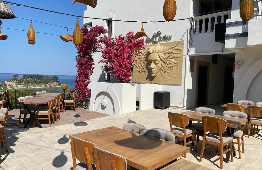 Hotel Carina-1