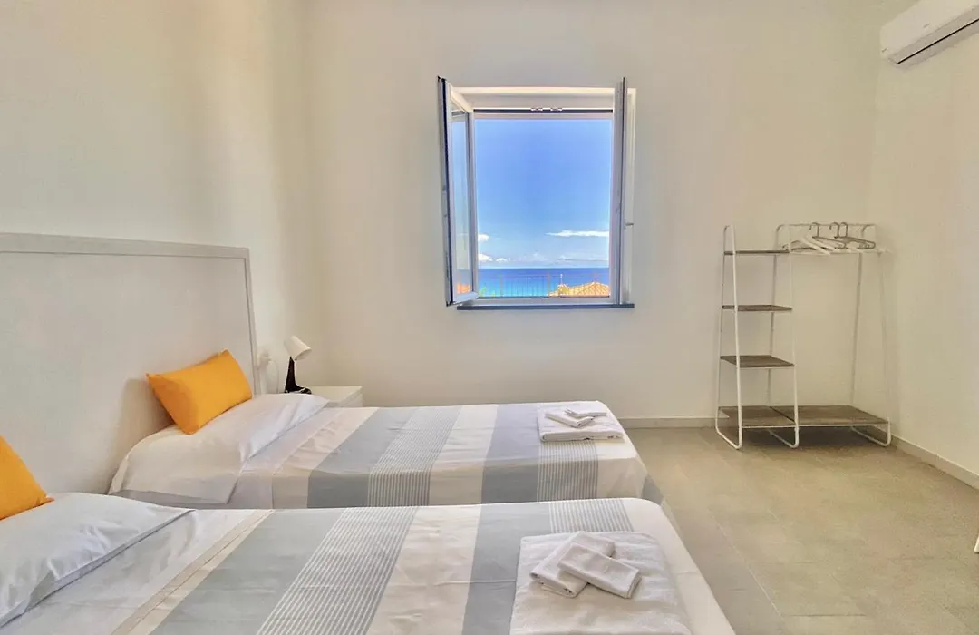 Amoenus Bed & Breakfast In Family-1