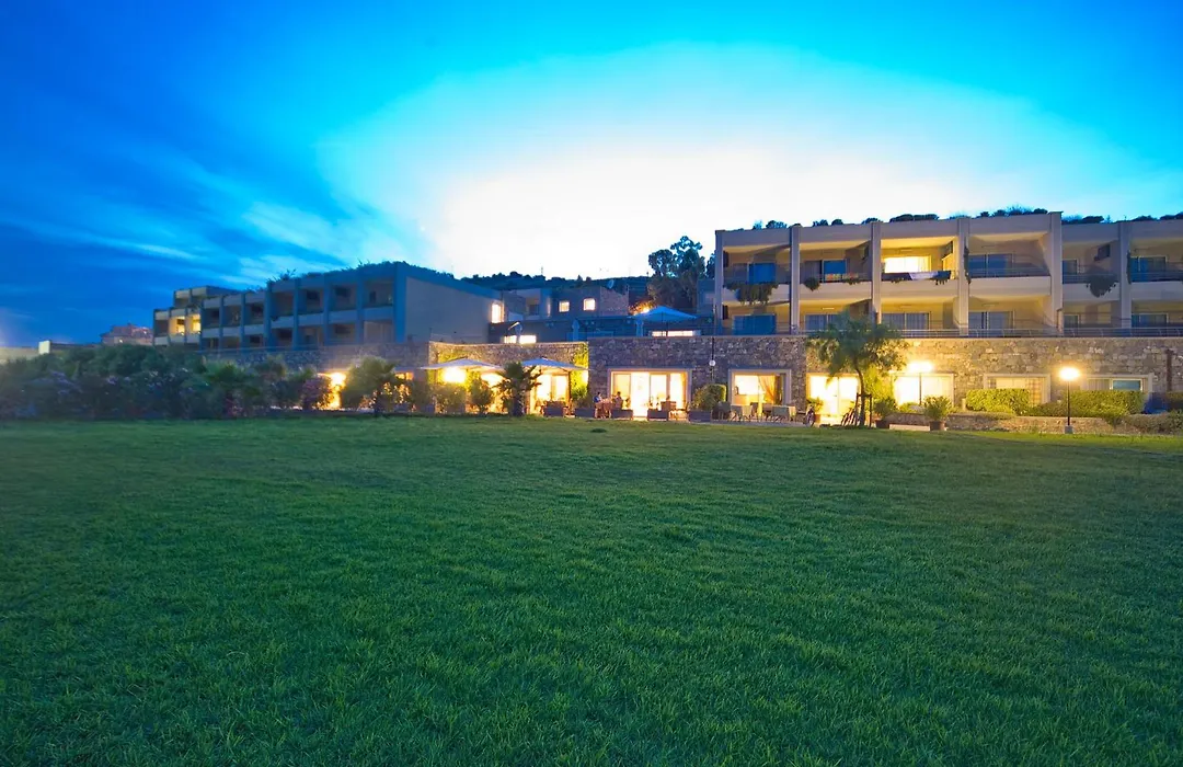 Aregai Marina Hotel & Residence-1