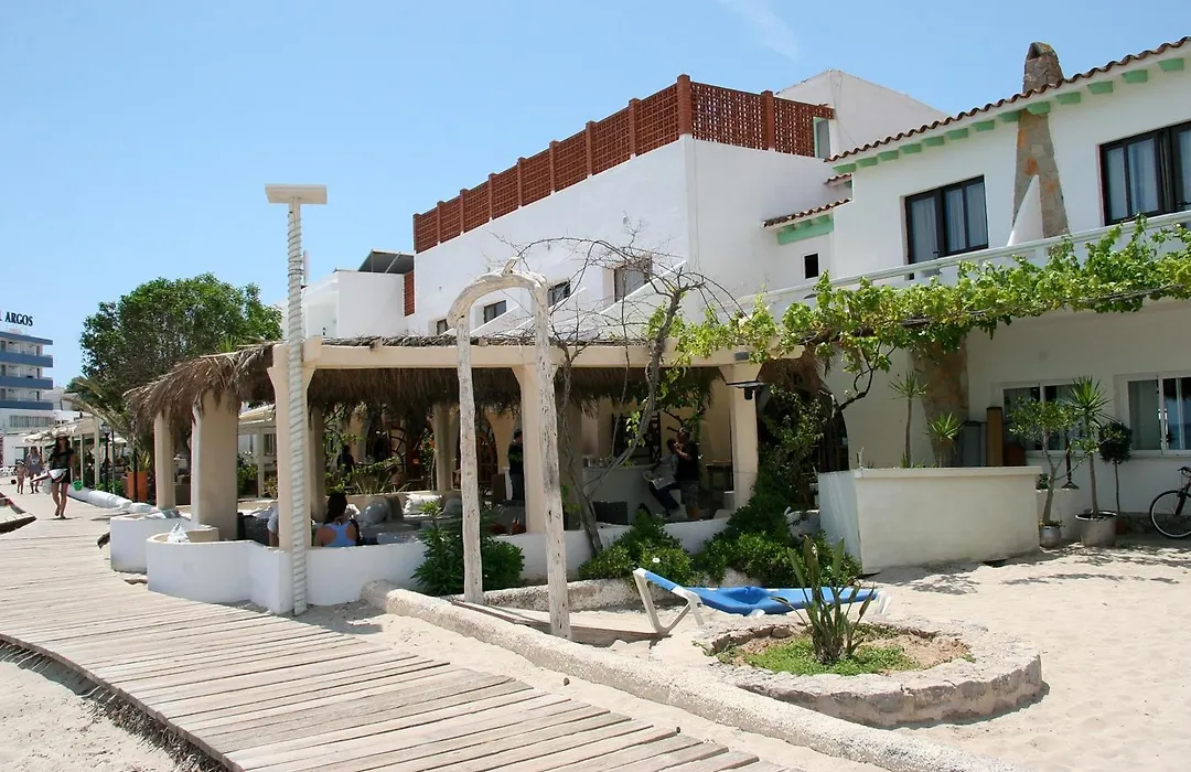 Hostal Talamanca-1