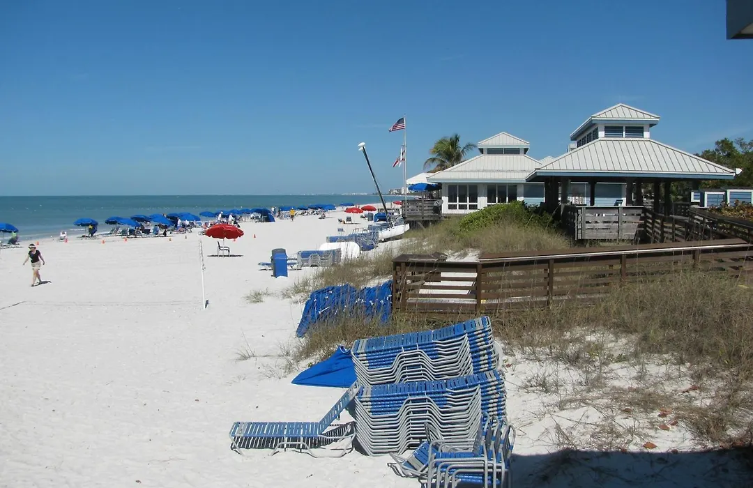 Inn At Pelican Bay-1