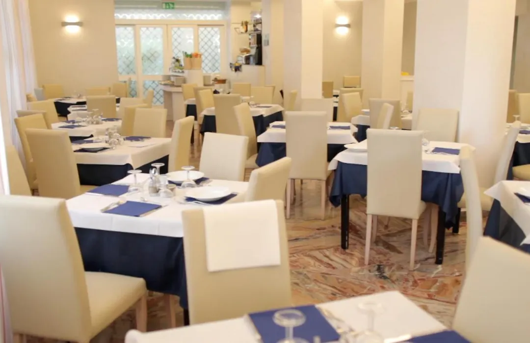 Family Hotel Antibes -50m dal mare --1