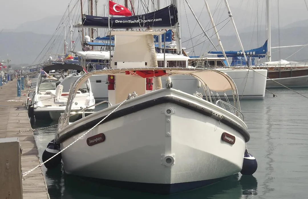 Alesta Yacht Hotel-1
