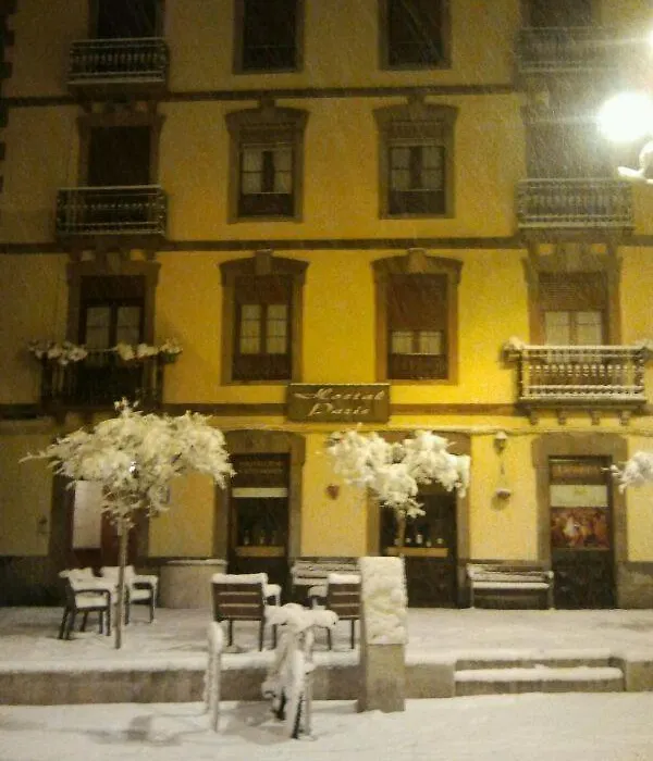 Hostal Paris-1