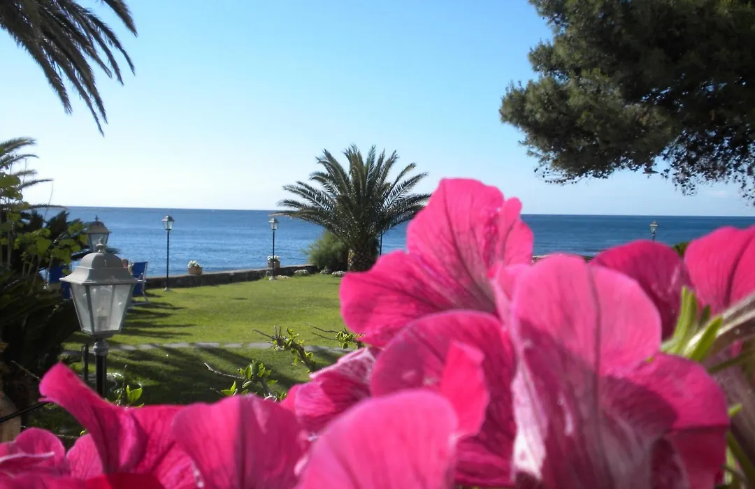 Arathena Rocks Hotel-1