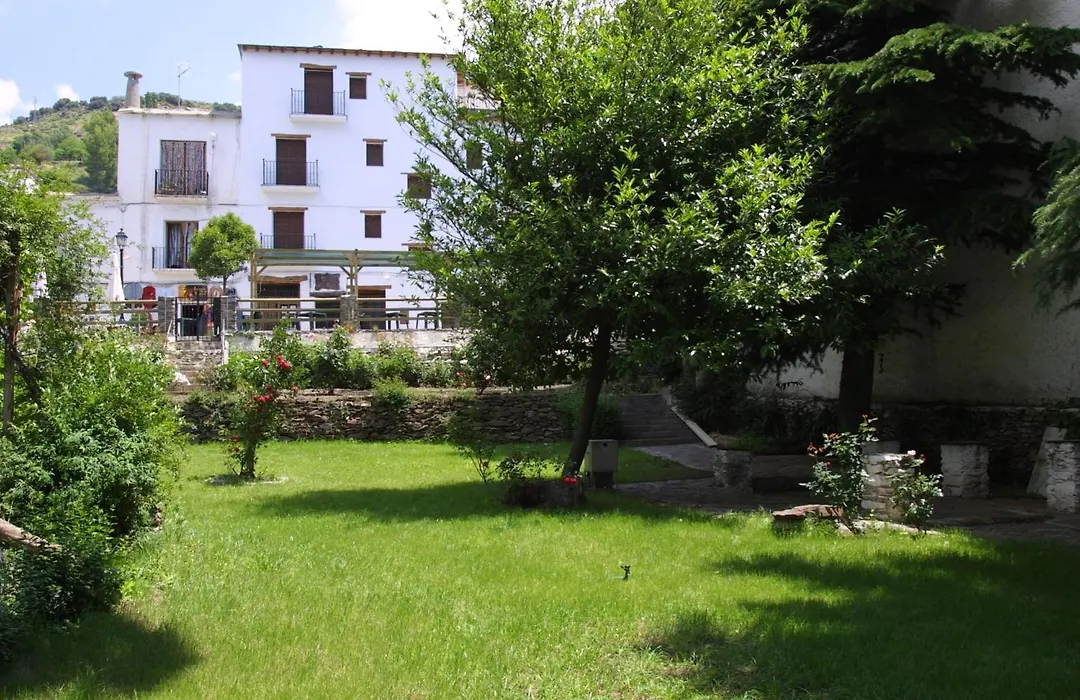 Hostal Rural Poqueira-1