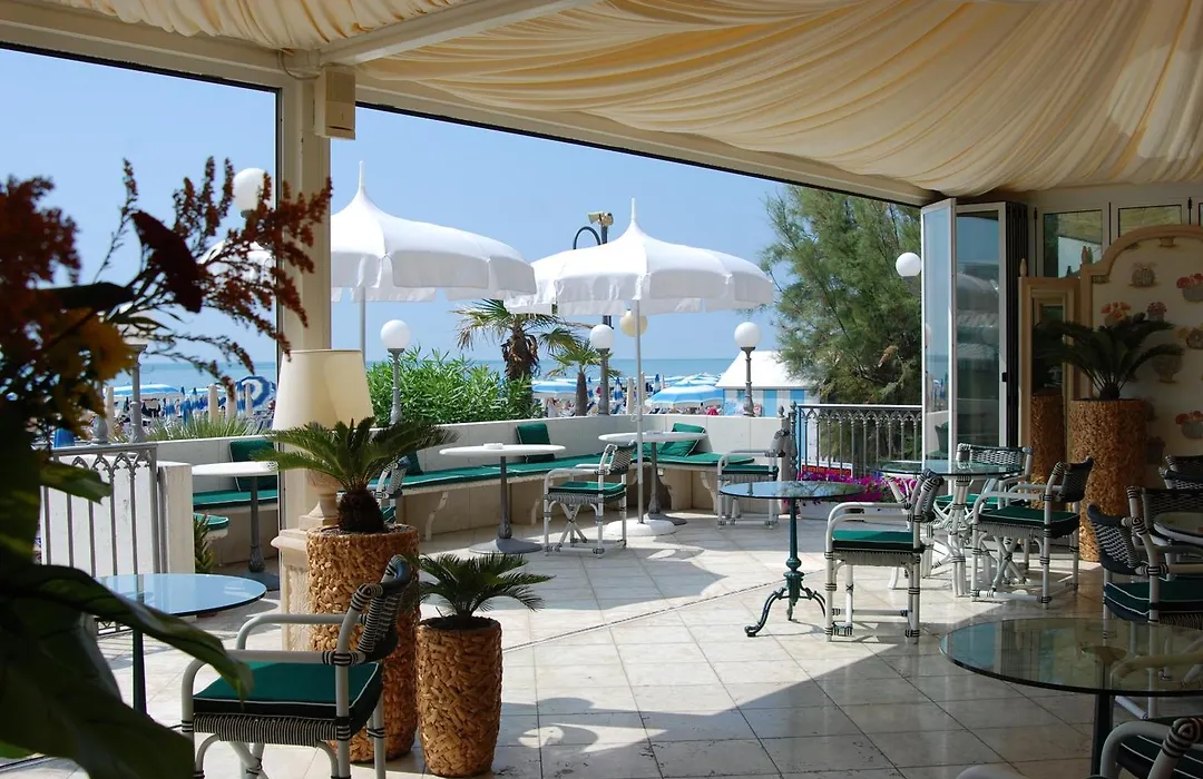 Hotel Montecarlo-1