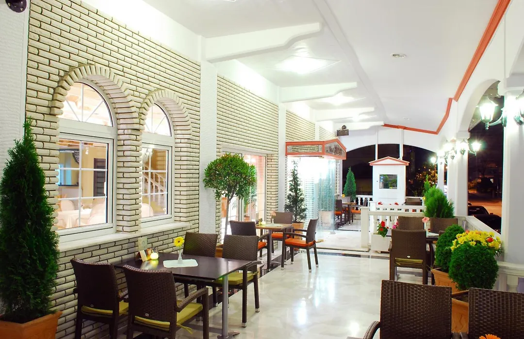 Hotel Strass-1