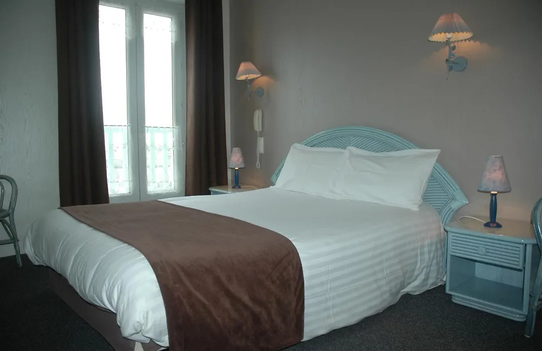 Hotel L'Ecailler-1