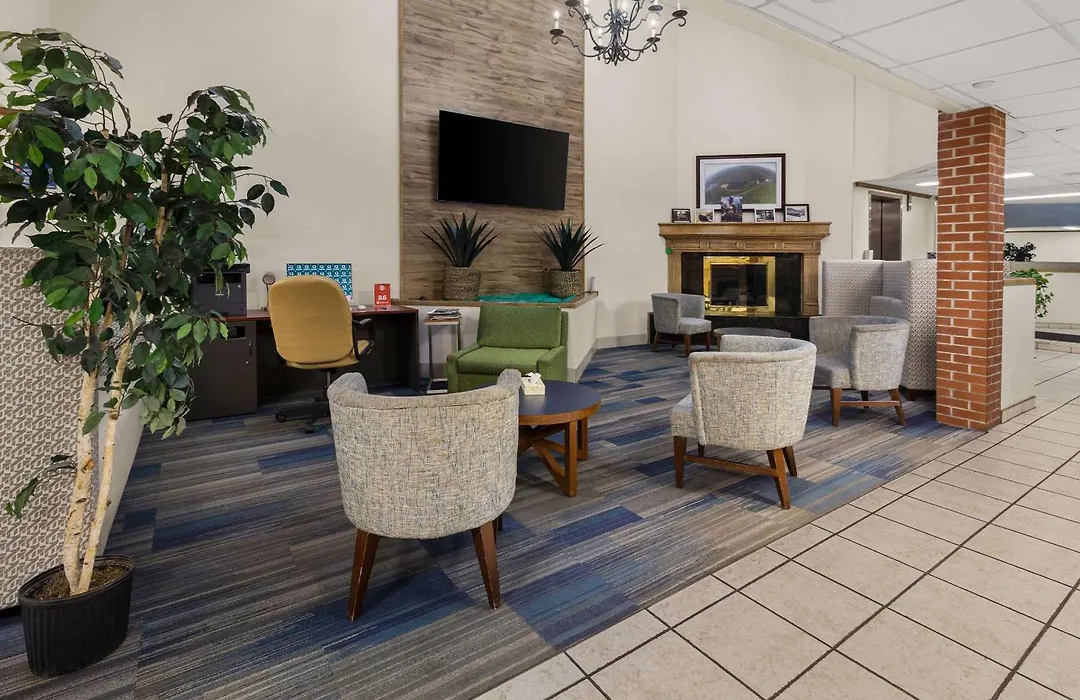 Quality Inn & Suites Altoona-1