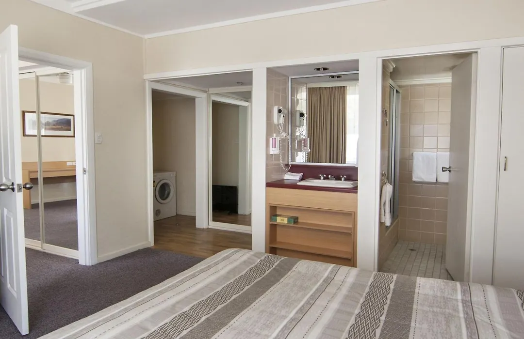 Redhill Cooma Motor Inn-1