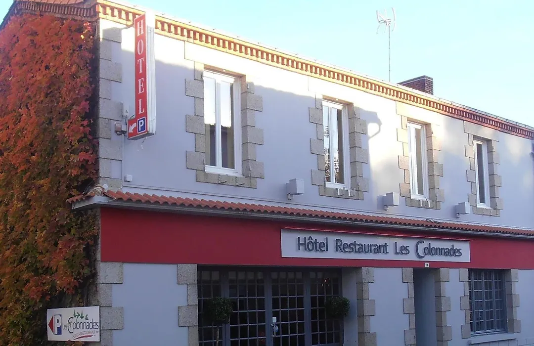 Hôtel-restaurant Les Colonnades-1