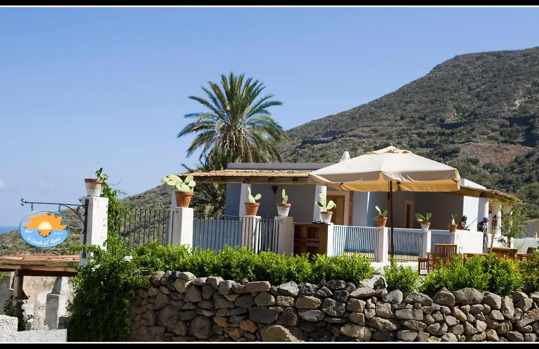 Hotel La Locanda Del Postino-1