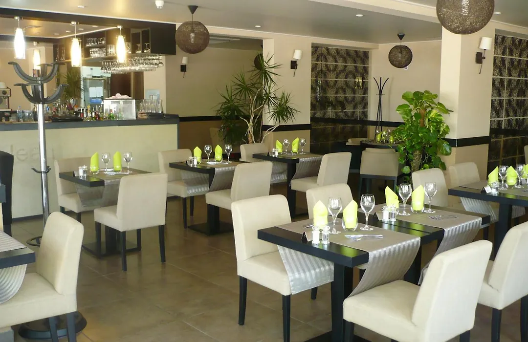 Hotel & Restaurant Le Saint Jean-1