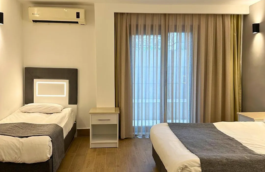Hotel Peninsula-1