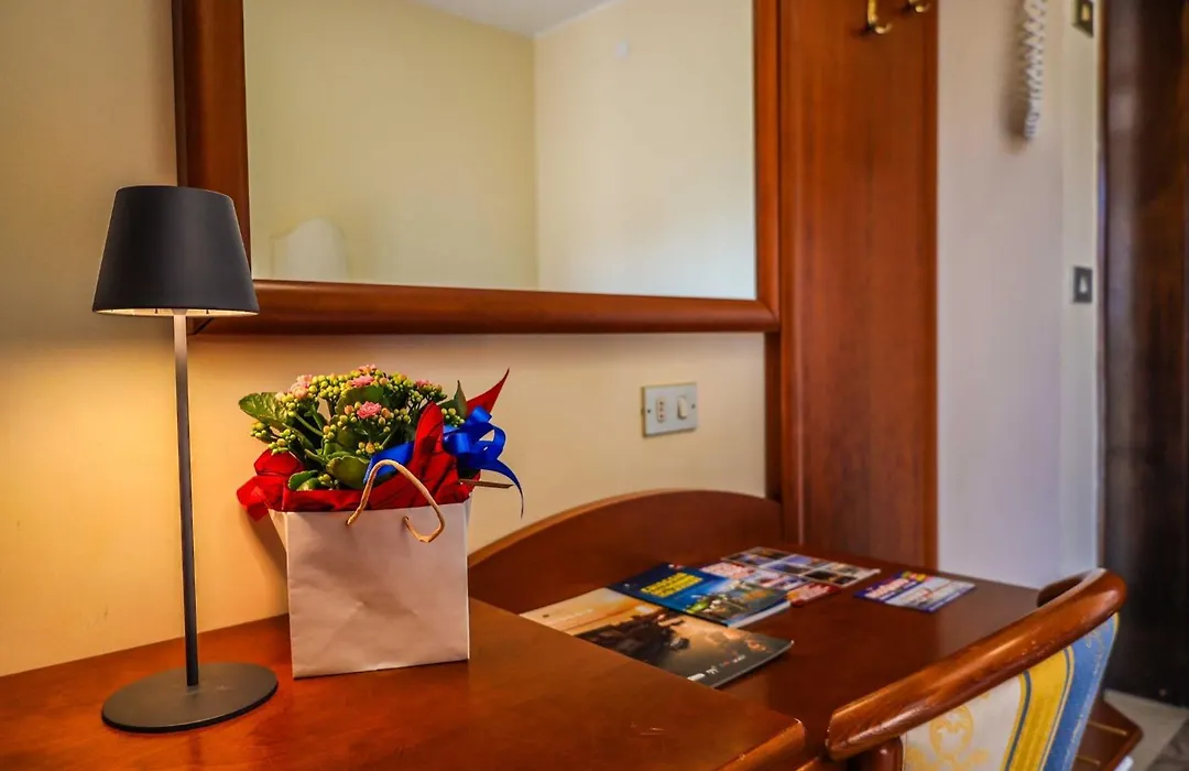 Easy Hotel Meryon-1