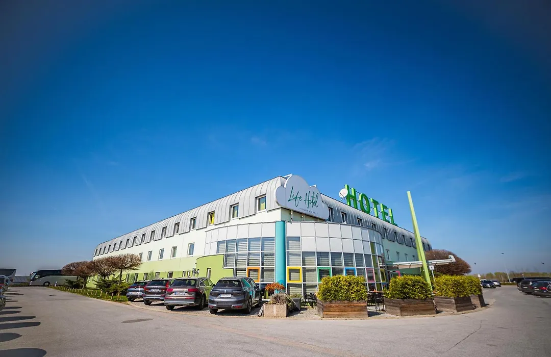 Lifehotel Vienna Airport-1