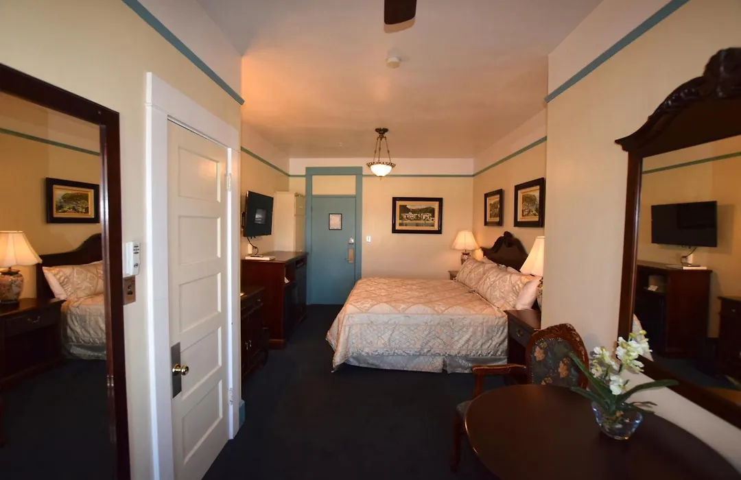 Hotel Catalina-1