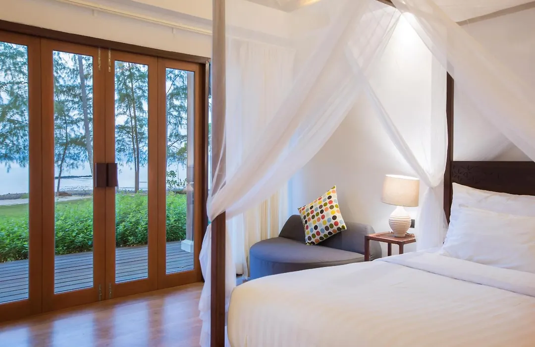 Mira Montra Resort Koh Mak-1