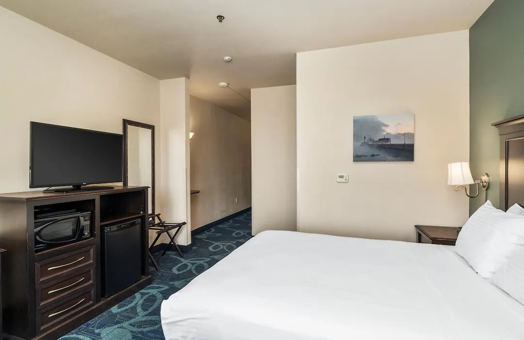 Park Point Marina Inn-1