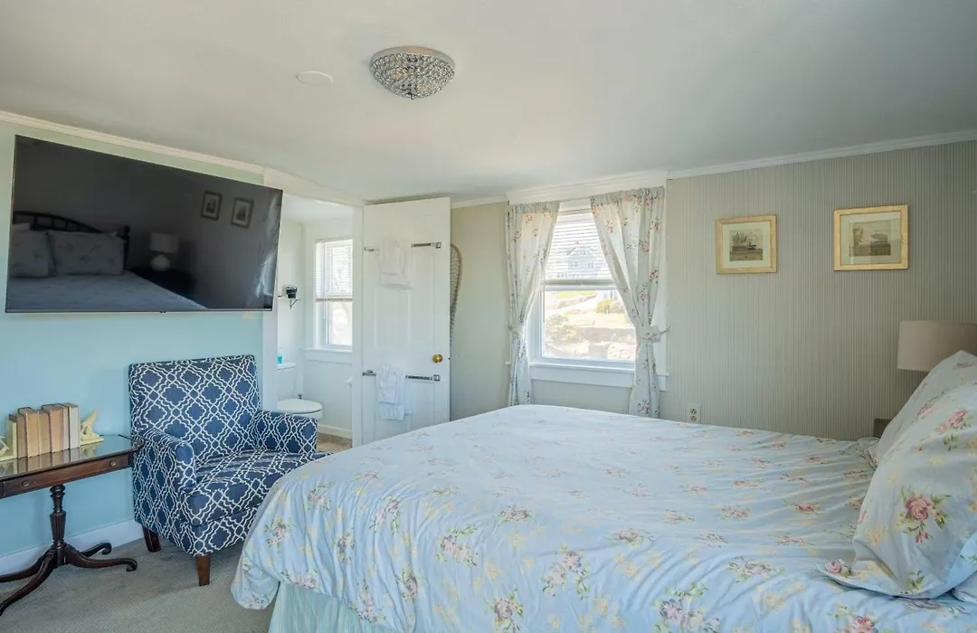 Yankee Clipper Inn-1