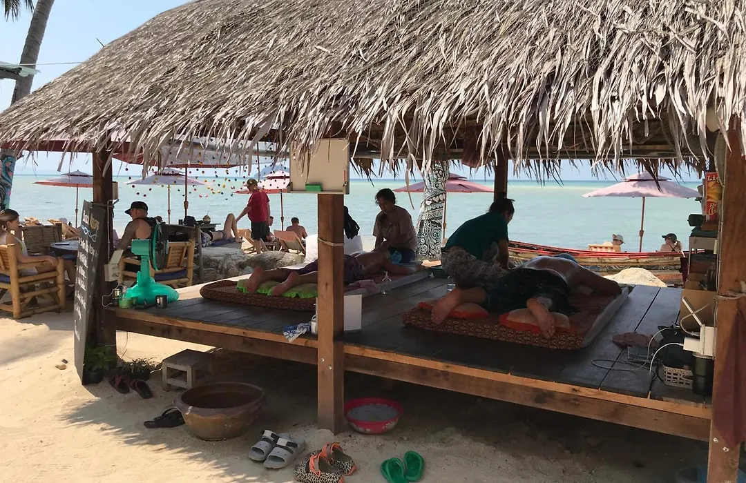 Castaway Beach Bungalows-1