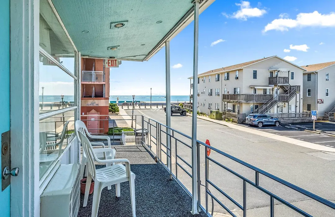 Eden Roc Motel-1
