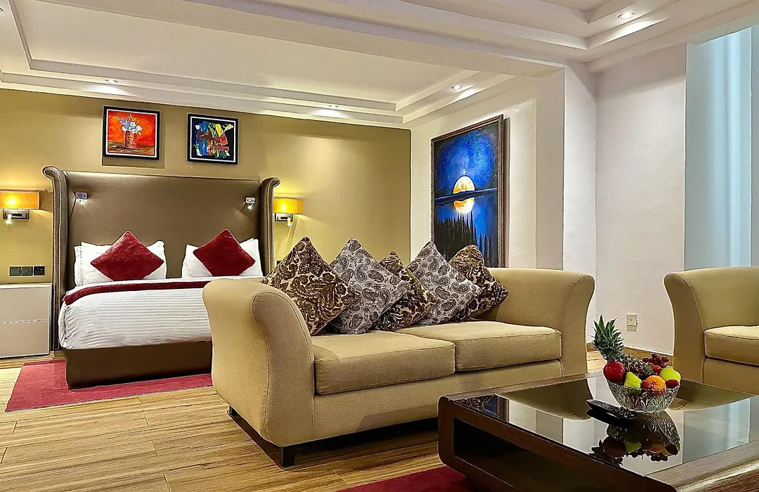 Victoria Crown Plaza Hotel-1