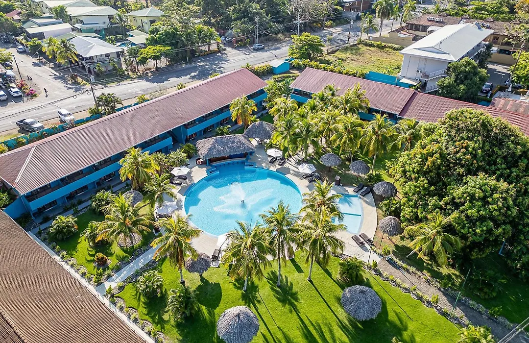 Beach Break Resort & Cr Surf Camp-1