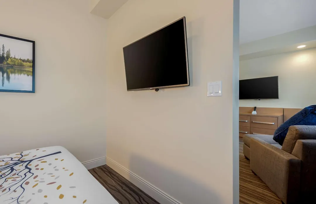 Best Western Plus Sawridge Suites-1