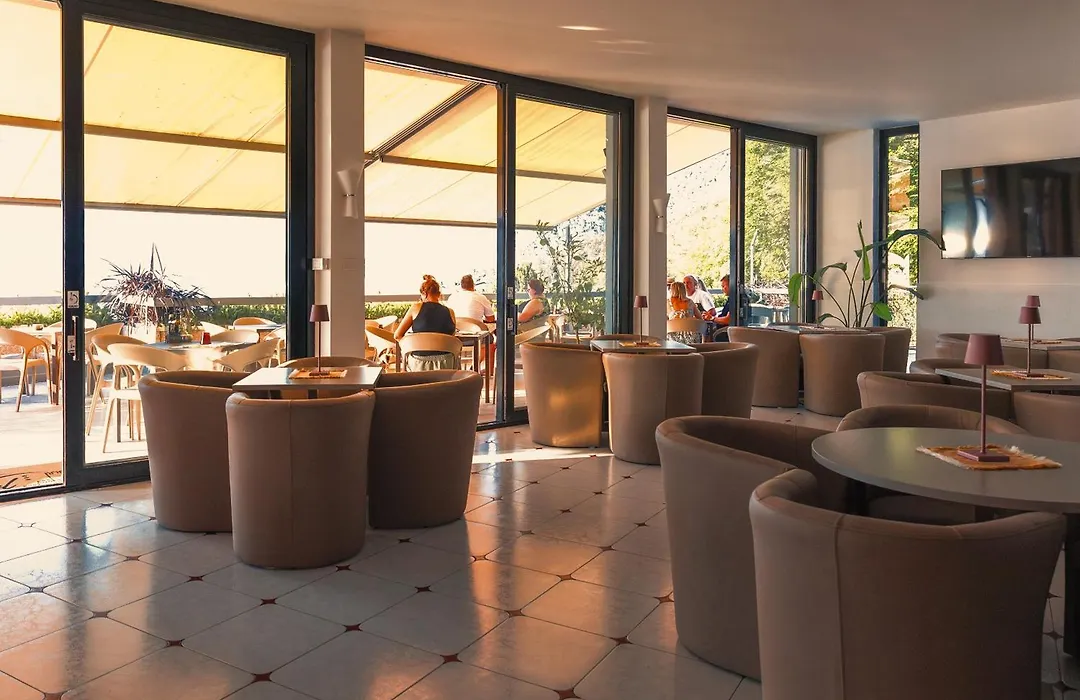Wind Hotel-1