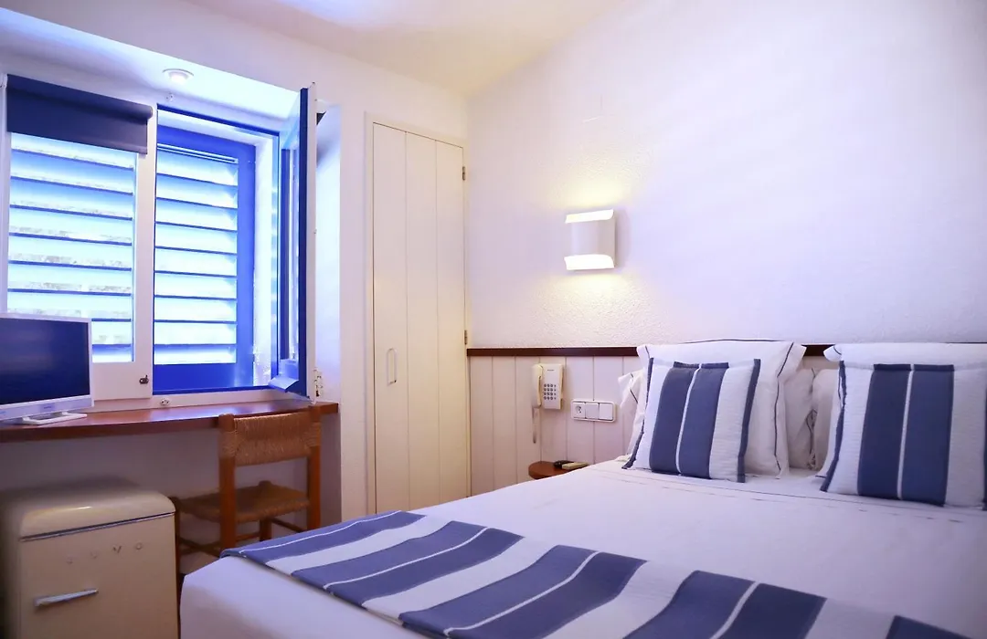Hotel Blaumar Cadaqués-1