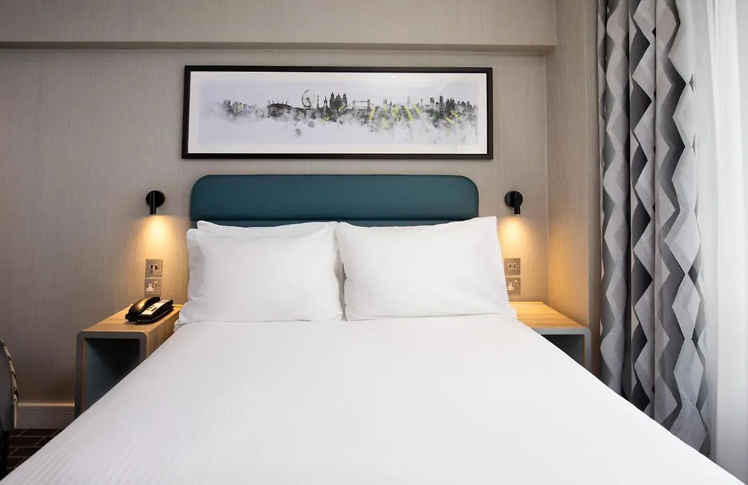 City Sleeper At Royal National Hotel-1