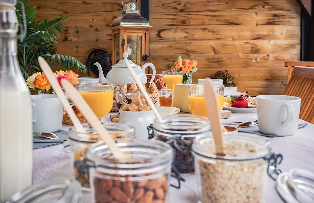 Ostal Cassinia Maison d hôtes de charme avec petit déjeuner gourmand-1