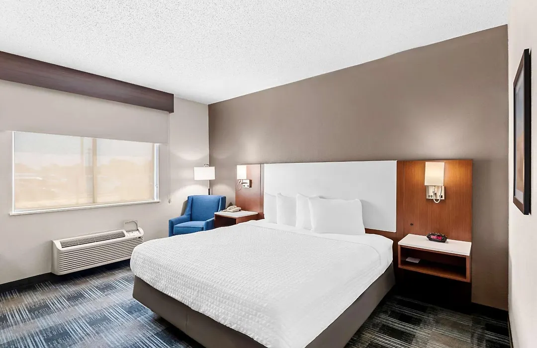 Best Western Ottumwa Inn & Suites-1