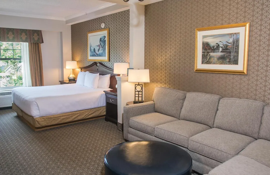 Fort William Henry Hotel-1