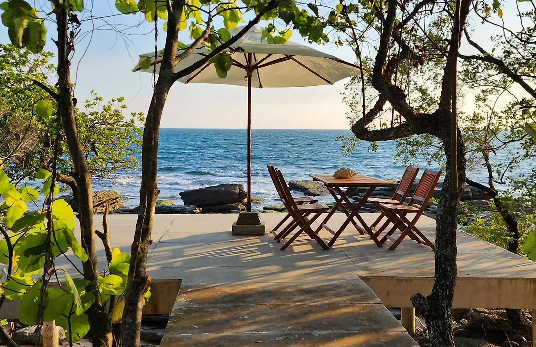 Full Moon Private Island-1
