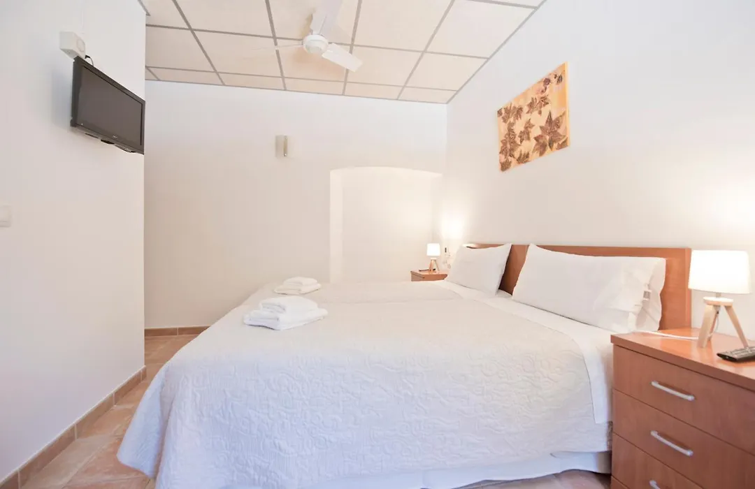 Hostal La Salut De Terrades-1